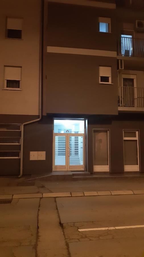 Apartman Luna Lägenhet Valjevo Exteriör bild